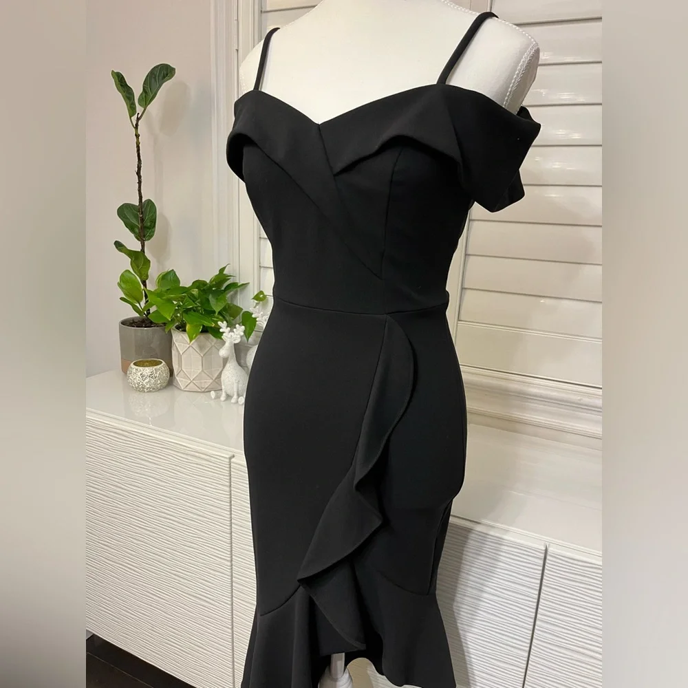 Black Dress - Picture 2 of 6